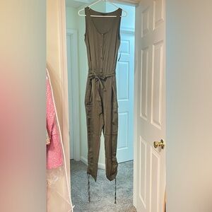 NWT Ralph Lauren Elegant Olive Sleeveless Jumpsuit with zipper pockets